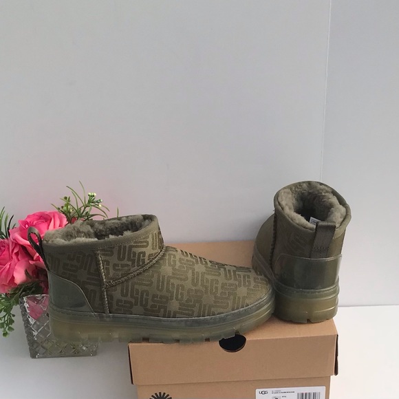 UGG Classic Ultra Mini Monogram - Picture 6 of 9